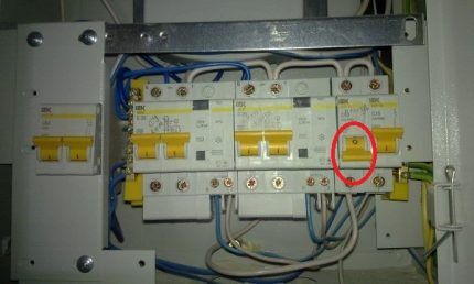 Electrical panel in good condition
