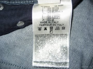 этикетка на джинсах
