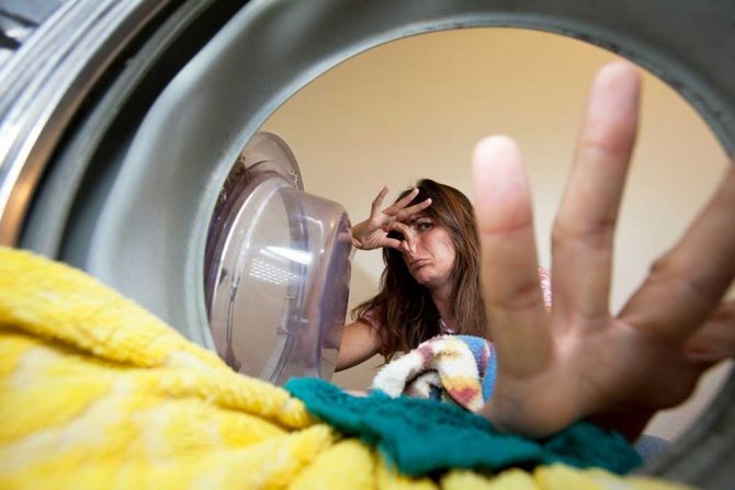 How to get rid of smell in your washing machine
