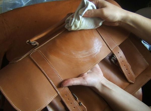 How to wash a leather bag in a washing machine