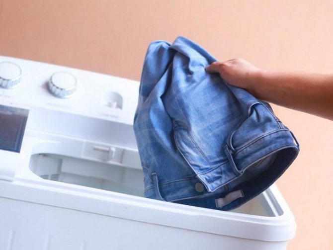 How to wash jeans in a washing machine: so that they don’t lose their color or shrink