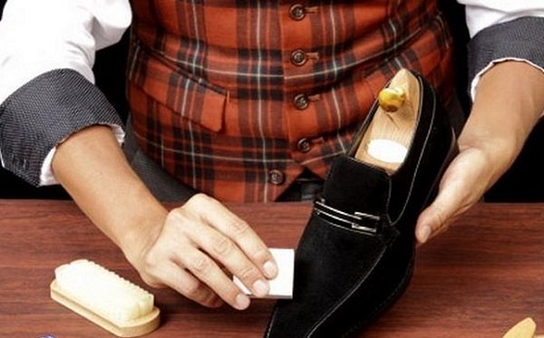 how to remove stains from suede shoes