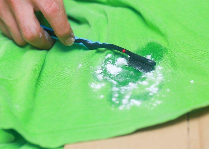 How to remove stains from clothes that have been stored for a long time?