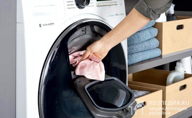 Samsung is expanding the capabilities of its technology; for example, in the latest models of washing machines, laundry can be added to the drum during washing through an additional door in the hatch