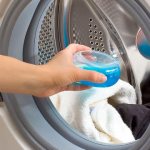 Куда заливать жидкий порошок в стиральной машине: особенности