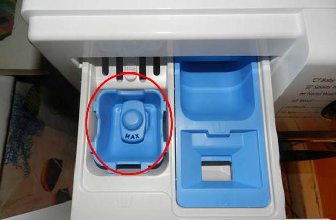 Where to pour liquid powder in the washing machine