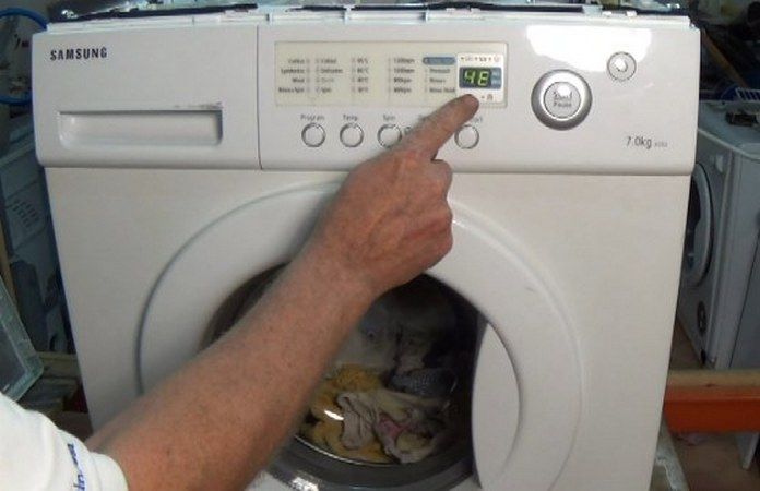 Error E1, 4E, 4C in a Samsung washing machine