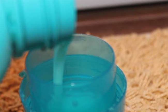 Measure liquid using the dispenser cap