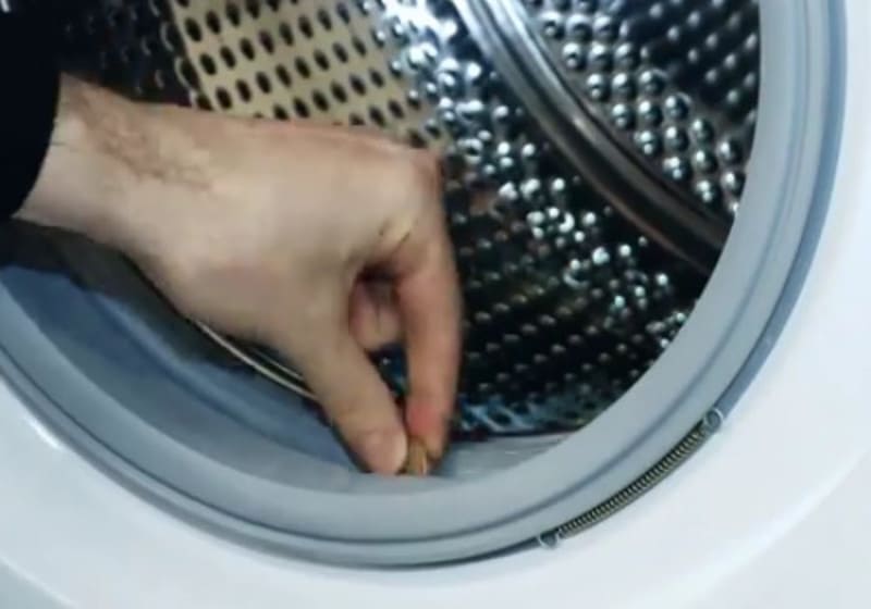посторонние предметы под манжетой в стиральной машине