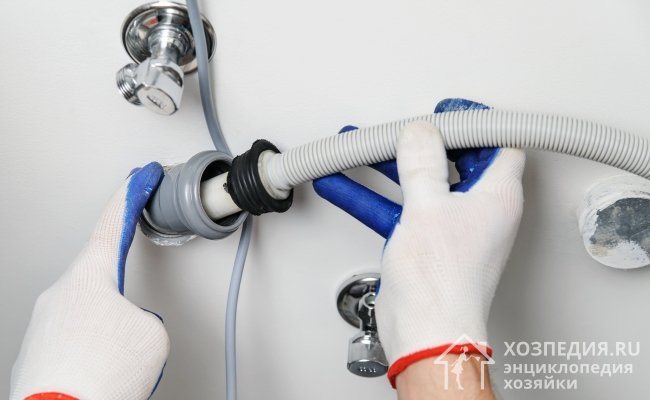 When installing the drain hose of an automatic washing machine, it is important to correctly calculate its length, which should be enough to connect to the sewer without tension. However, the hose should not be longer than 3.5 m 