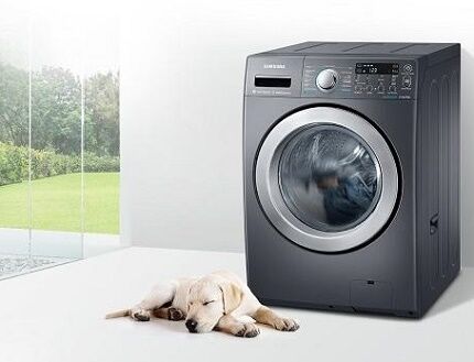 Washing machine with vibration protection