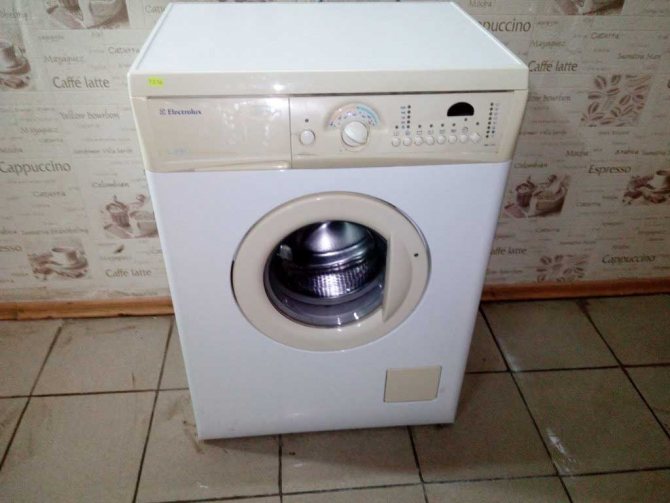 Washing machine Electrolux ews 1046