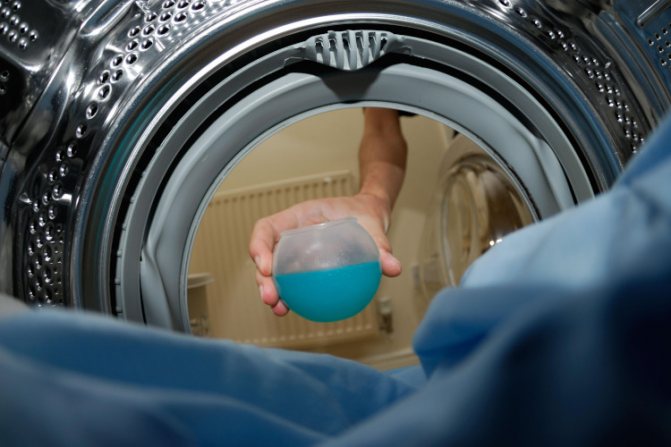 Washing a down jacket with liquid detergent