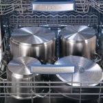 Встраиваемая вместительная посудомоечная машина для большой семьи с достаточным количеством места