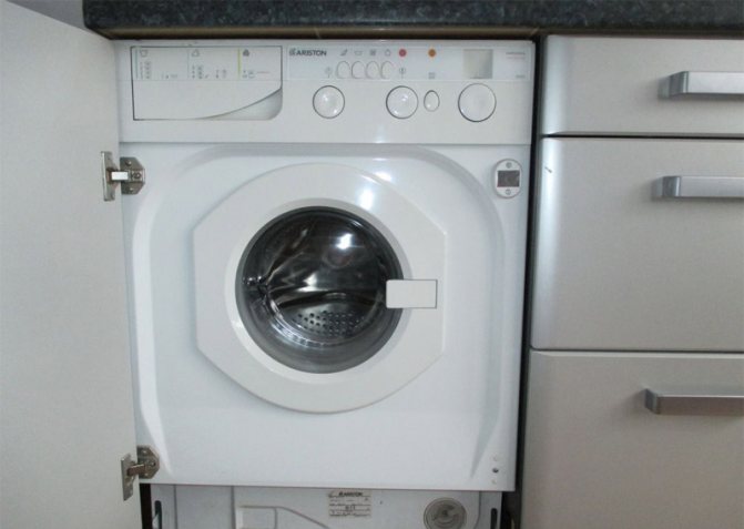 Встроенная стиральная машина
