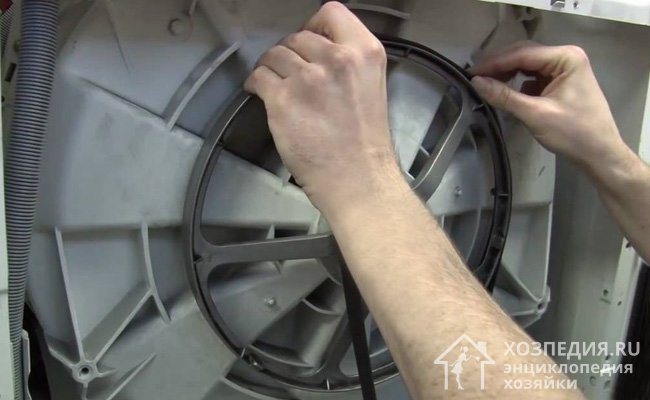 Replacing the belt in a Zanussi washing machine